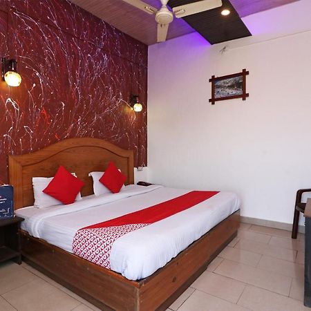 Oyo 74116 Hotel Feel Good Puri Buitenkant foto